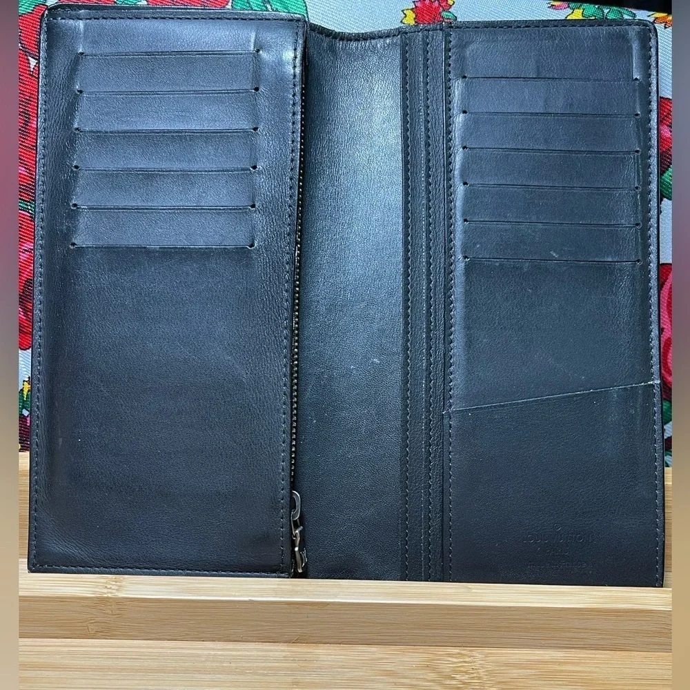 Louis Vuitton Damier Brazza wallet